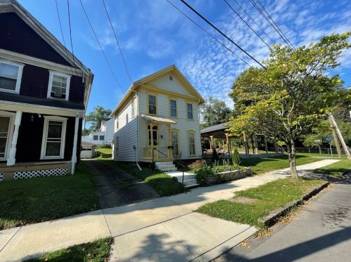 1443 Otter St, Franklin, PA 16323-1627