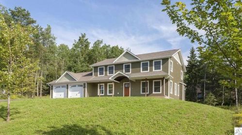 2925 Nighthawk Ln, Duluth, MN 55804-1197