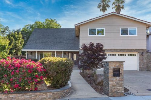 104 Westwood St, Vacaville, CA 95688-2540