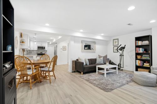 2632 Springfield Ave, Chicago, IL 60647-6522