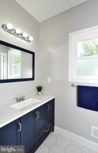 1002 Robin Rd, Silver Spring MD 20901-1872 exterior