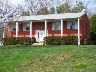 43 Arthur Rd, Millstone, NJ 08844-2604