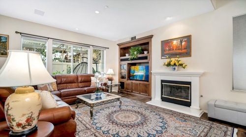 21 Salton, Irvine CA  92602-2425 exterior