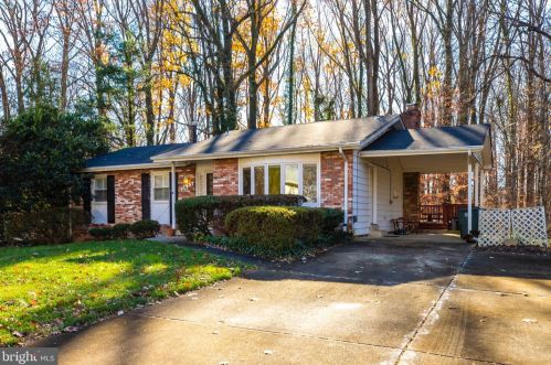 5633 Ravenel Ln, Springfield, VA 22151-2427