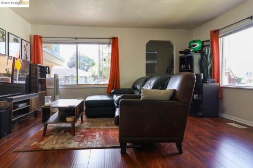 855 Sunset Blvd, Hayward, CA 94541-4723