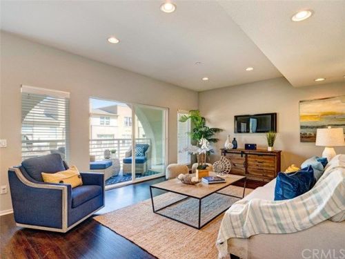 5450 Strand, Hawthorne, CA 90250-1070