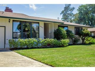 3247 Lorraine Ave, Roseburg OR  97471-2691 exterior