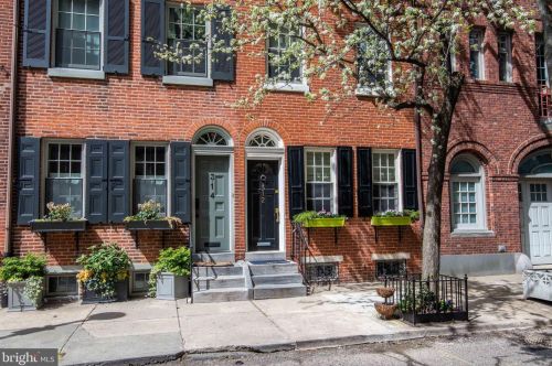 312 Juniper St, Philadelphia PA  19107-5818 exterior