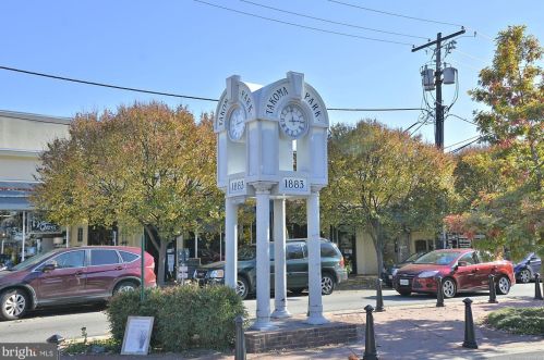 6615 Gude Ave, Silver Spring MD 20912-4827 exterior