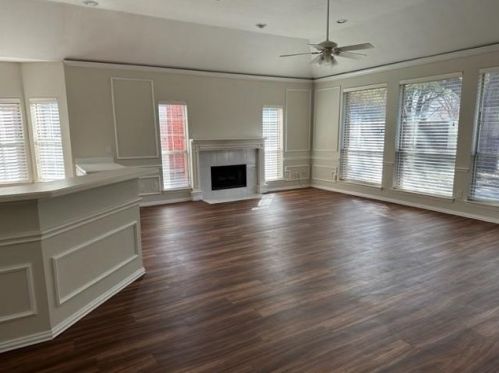 3838 Azure Ln, Addison TX  75001-7901 exterior