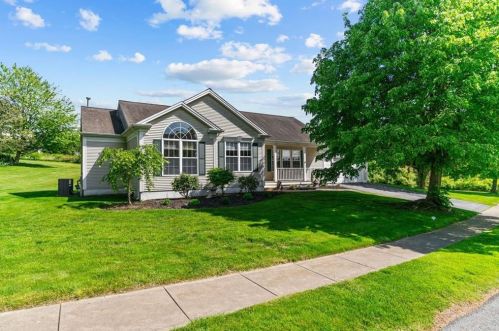 65 Carriage Trl, Middletown, RI 02842-7251