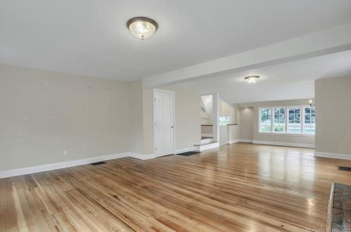 5 Hazel St, Norwalk CT  06851-3016 exterior