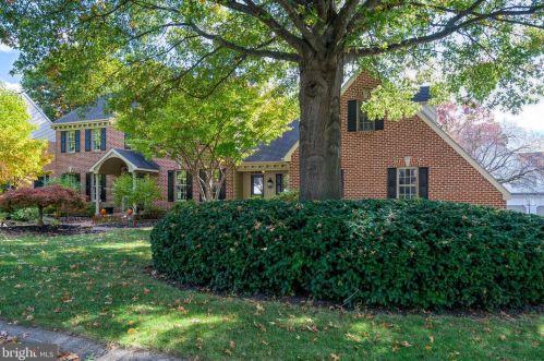 1278 Belle Meade Dr, Lancaster, PA 17601-5068