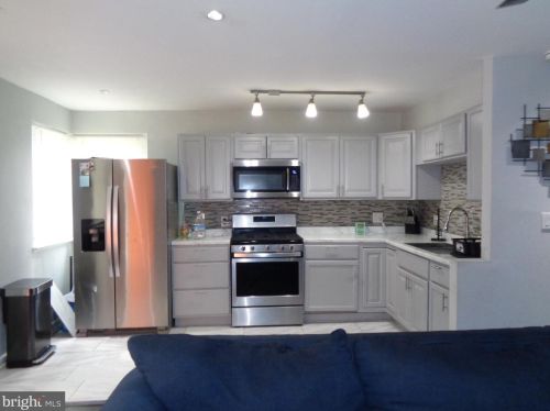 6306 10th St, Philadelphia PA 19133-1511 exterior