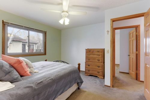 5498 Daisy Ct, Saint Paul MN  55110-2218 exterior