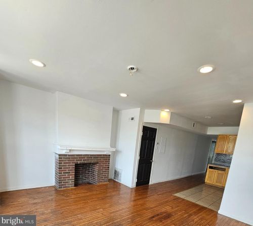 4625 Broad St, Philadelphia PA 19112-1202 exterior