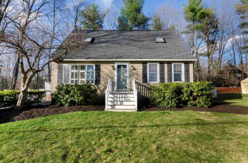 29 Hazel Ave, Nashua, NH 03062-1448