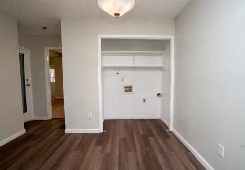 1824 Abshire Ln, Dallas TX  75228-4965 exterior