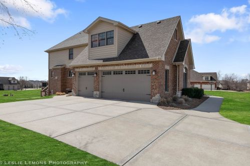 12405 Foxborough Dr, Mokena, IL 60448-1861