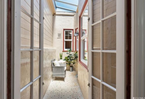 1306 Gilman Ave, San Francisco CA 94124-3243 exterior