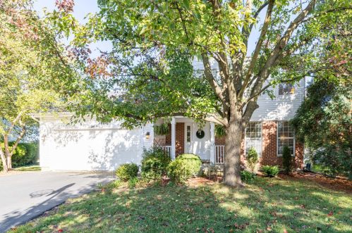 2419 Woodlake Ct, Naperville, IL 60564-8411