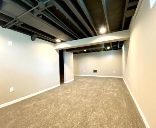 1123 Old Rdg Rd, Hobart IN 46342-1920 exterior