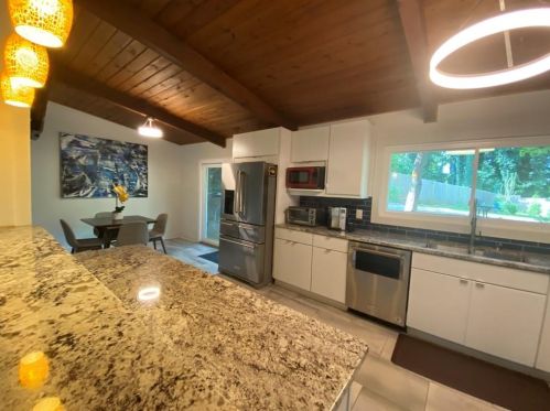 3870 Foxford Dr, Atlanta GA  30340-4407 exterior