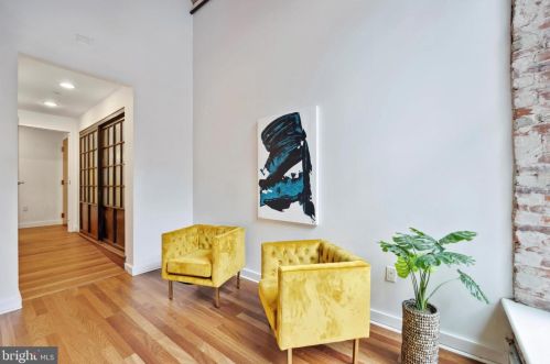 105 12th St, Philadelphia PA 19107-4809 exterior