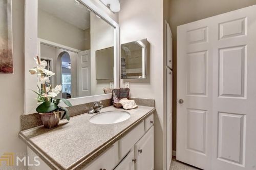 4333 Dunwoody Park, Atlanta GA  30338-5795 exterior