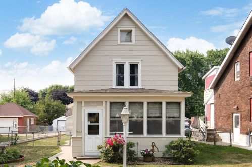 962 Cook Ave, Saint Paul MN  55106-3235 exterior