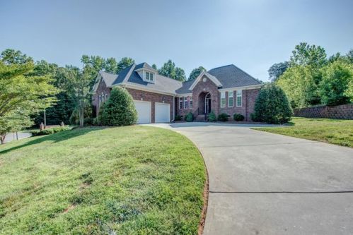 1005 Marguerite Dr, Lowell, NC 28098-1551