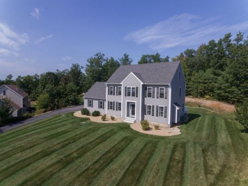 14 Hobart Hill Rd, Brookline, NH 03033-2531