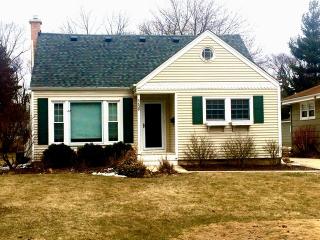 5639 Webster St, Downers Grove IL  60516-1318 exterior
