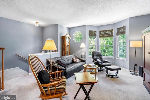 4 Windham Ct, Flemington, NJ 08822-3505