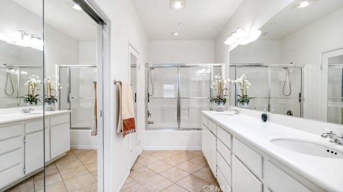 21 Salton, Irvine CA  92602-2425 exterior