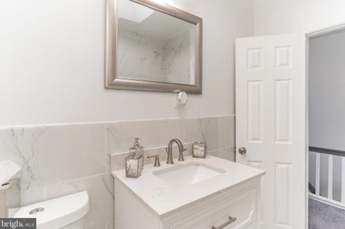 6225 Delancey St, Philadelphia PA 19143-1019 exterior