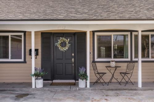 6462 Elm Ave, Cypress, CA 90630-4827