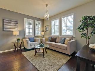 723 Elderberry Dr, Milpitas, CA 95035-7989
