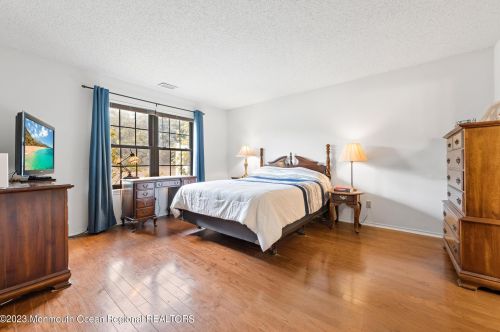 95 Old Orch Ln, Tinton Falls NJ 07712-2569 exterior