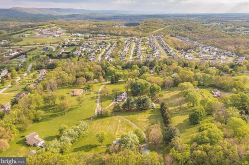 857 Oregon Trl, Harpers Ferry WV 25425-3144 exterior