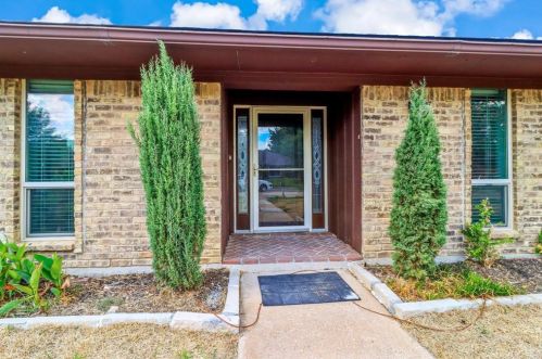 2505 Stonemoss Dr, Plano TX  75075-2095 exterior