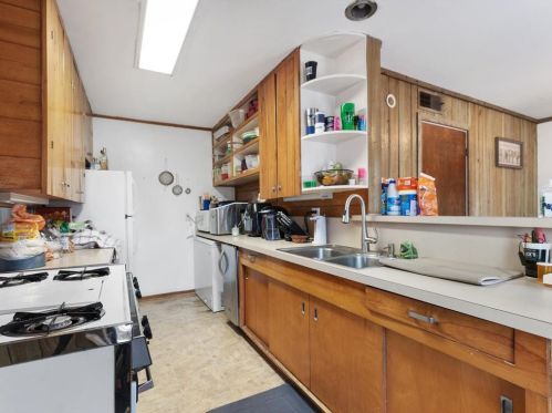 1300 Quail Trl, Fort Worth TX  76114-2321 exterior