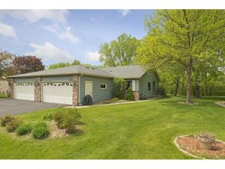2597 Fernwood Ct, Saint Paul, MN 55113-3227