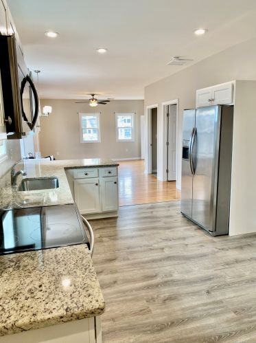 614 Main St, Meriden CT  06450-4935 exterior