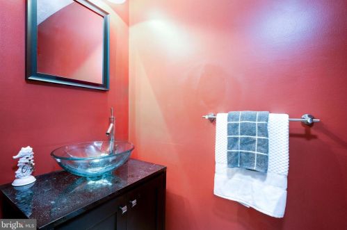 2612 Belle Crest Ln, Silver Spring MD 20906-3173 exterior