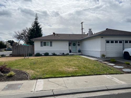 616 Charles Ave, Modesto, CA 95350-3318