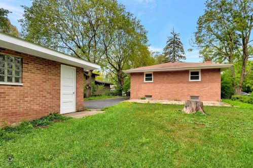 3055 Olive Rd, Homewood IL  60430-1413 exterior
