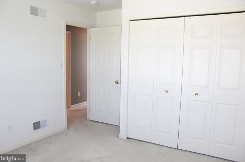 638 Royal View Dr, Lancaster PA  17601-2871 exterior