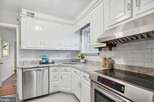 815 Davis Ave, Silver Spring MD 20912-6472 exterior