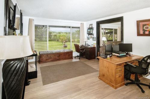 39 Todd Ave, Hilo, HI 96720-4848